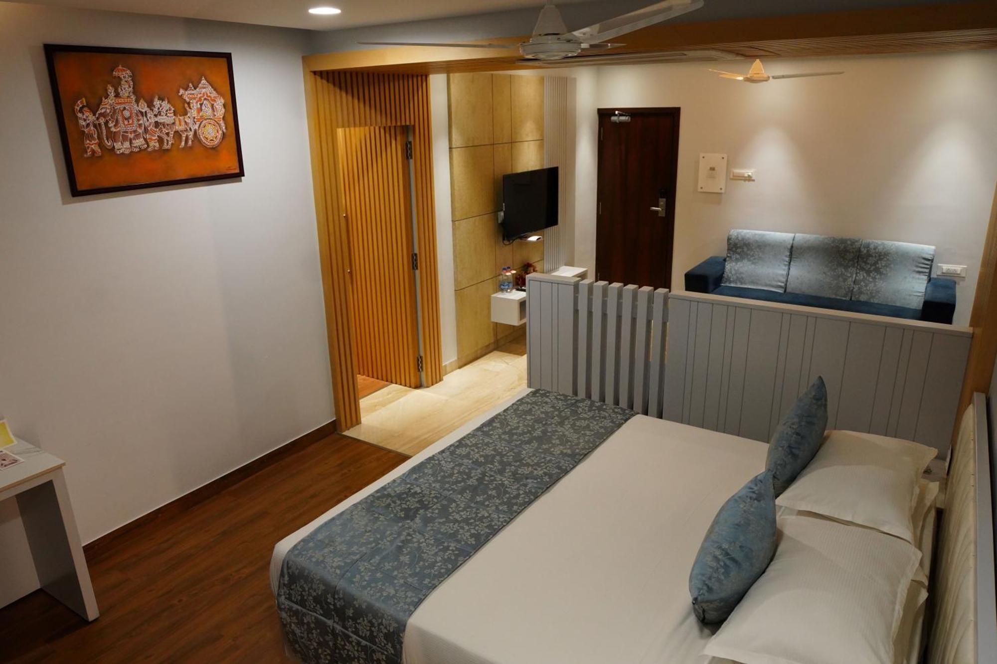 Chola Serviced Apartment Tiruchirappalli Экстерьер фото