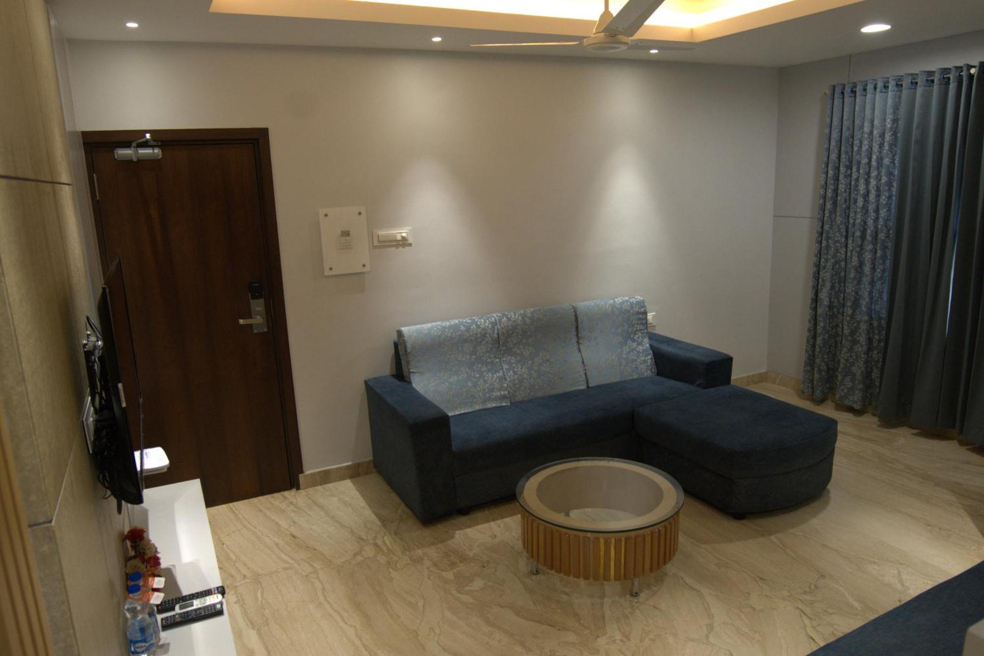 Chola Serviced Apartment Tiruchirappalli Экстерьер фото