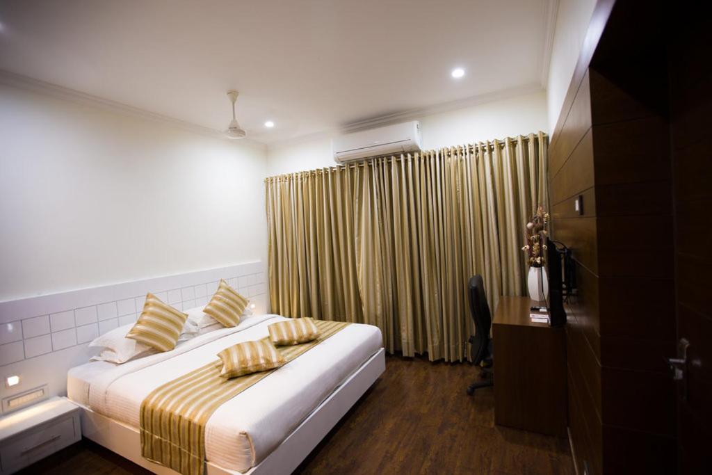 Chola Serviced Apartment Tiruchirappalli Экстерьер фото