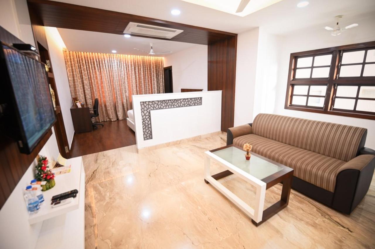 Chola Serviced Apartment Tiruchirappalli Экстерьер фото